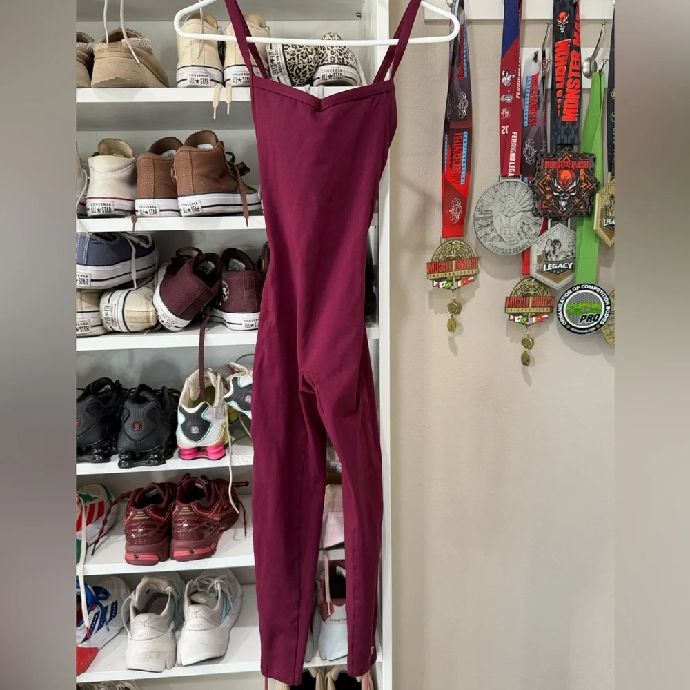 Bombshell sportswear, sculpt bodysuit maroon/purple, good condition size XS - Picture 2 of 7
